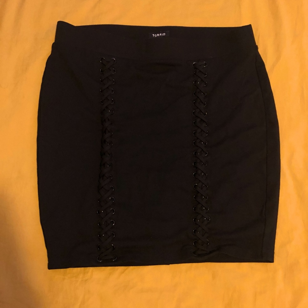 Black pencil skirt
